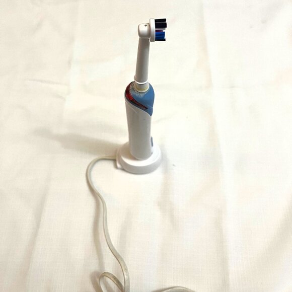 🛑 ORAL B Pro BRAUN ➕ ELECTRIC TOOTHBRUSH Rechargeable BRUSH Charger 💸BUY NOW‼️ - Picture 10 of 16
